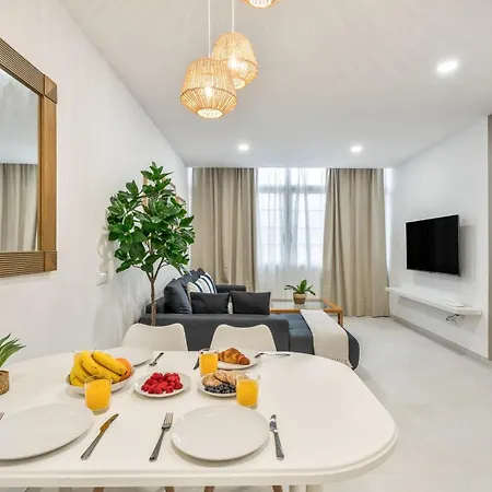 Charming In Comfort And Convenience Await Апартаменты *